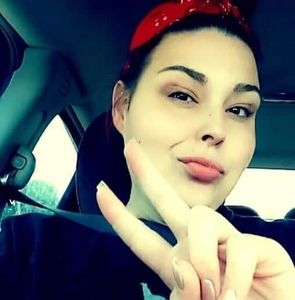 Meet your Posher, Casey